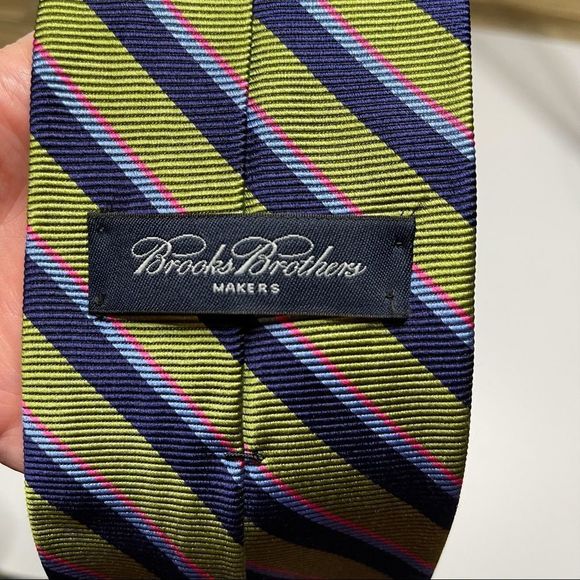 Brooks Brothers Stripe Tie - Picture 4 of 4